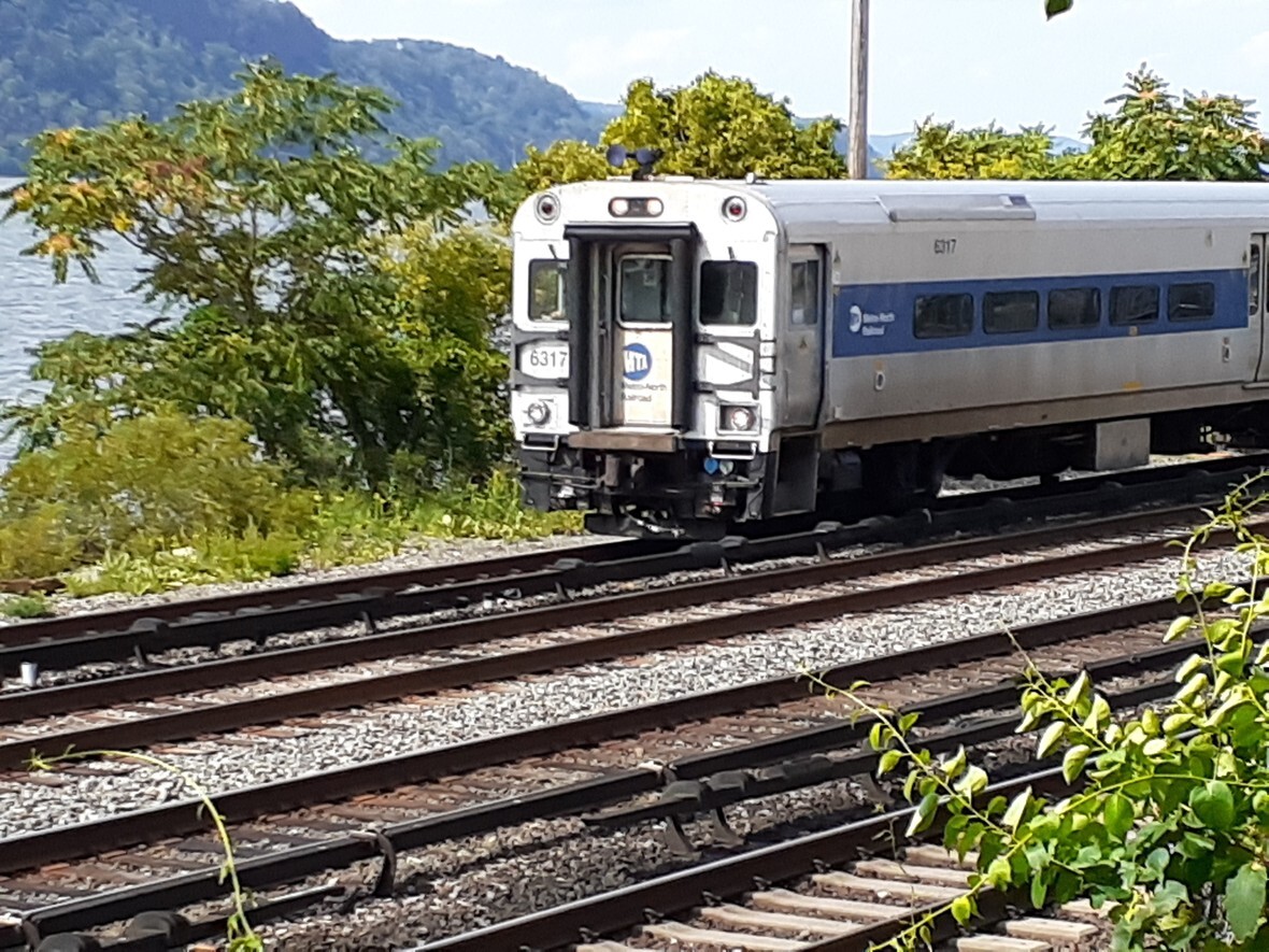 Hudson Line 004